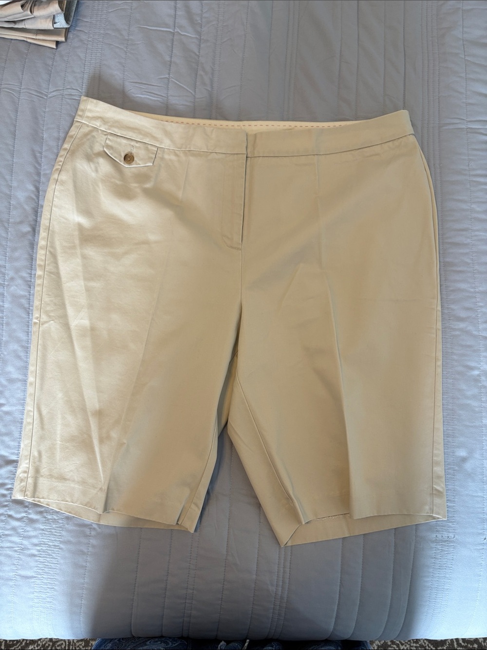 Lands' End Khaki Women's Bermuda Shorts